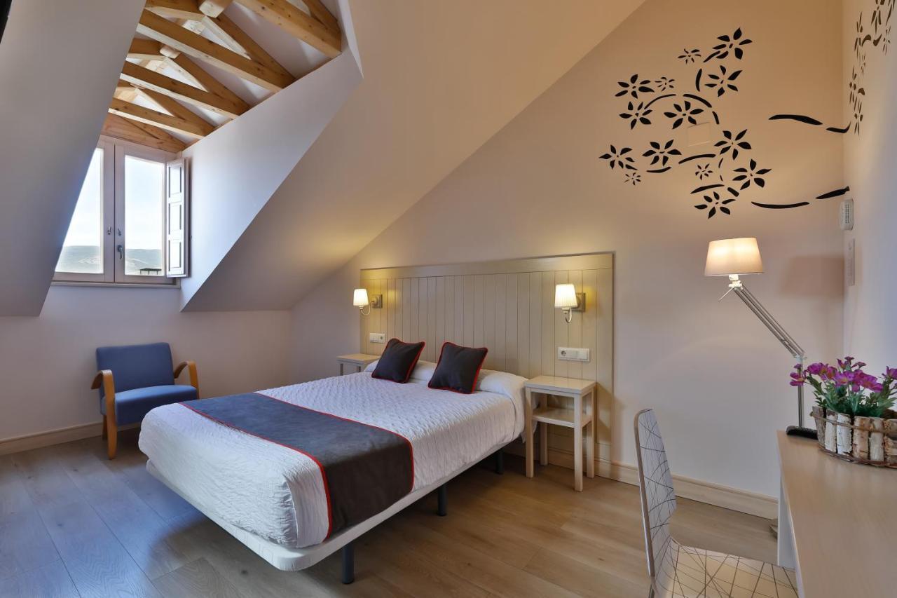 Hostal La Chata By Vivere Stays San Ildefonso Екстер'єр фото